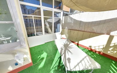 Des Artistes Guest House